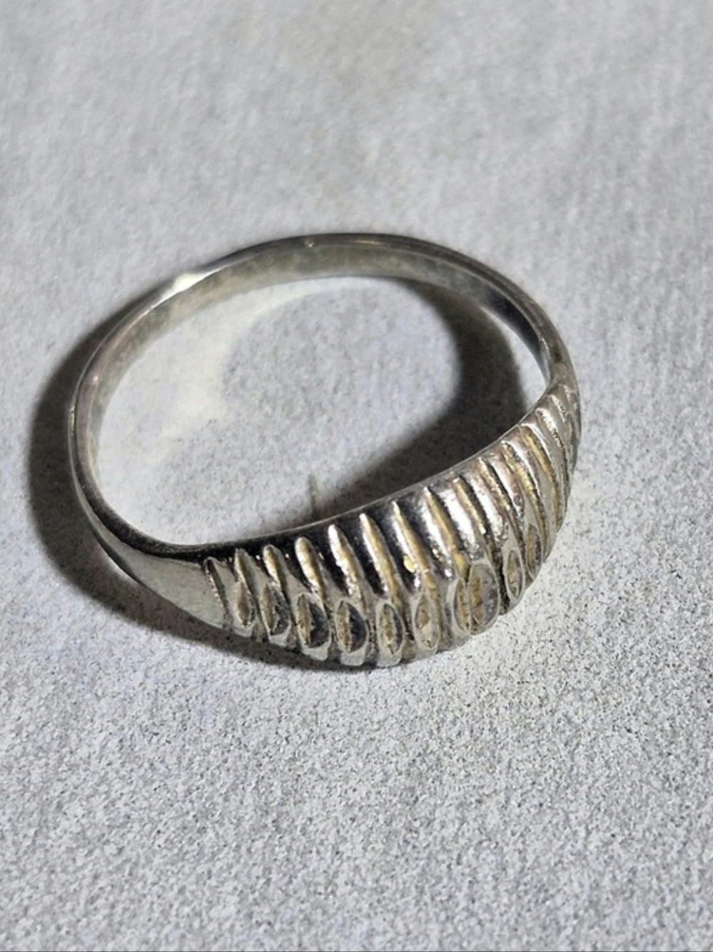VINTAGE SOUTHWEST STERLING SILVER BAND RING
